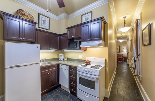 Saint John Apartment | Chipman Hill Suites - Pratt House