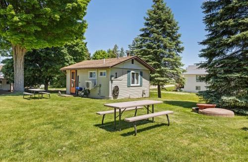Chippewa Lake House | Chippewa Bluffs Resort - 2BR 2BA Cabins