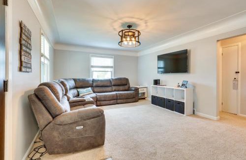 Gloria Glens Park House | Chippewa Lake Cottage with Fire Pit!