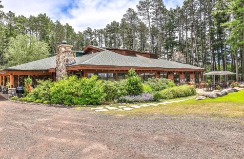 Manitowish Waters Apartment | Chippewa Retreat - Den