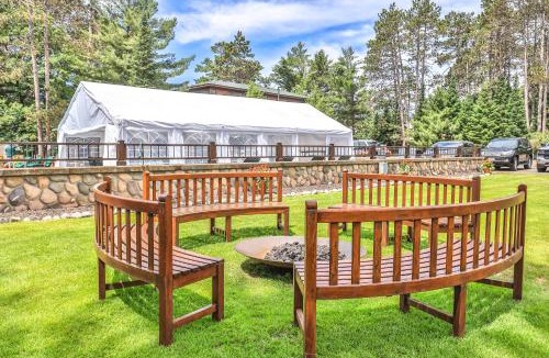 Manitowish Waters Apartment | Chippewa Retreat - Den