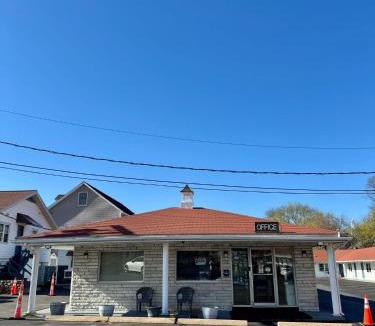 Saugus Hotel | Chisholm's Motor Inn