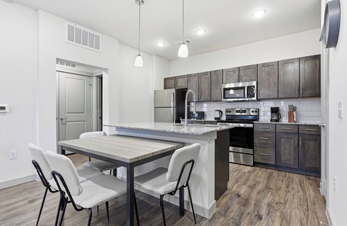 Cleburne Apartment | Chisholm Trace 1233 I Spacious 1 Bed 1 Bath