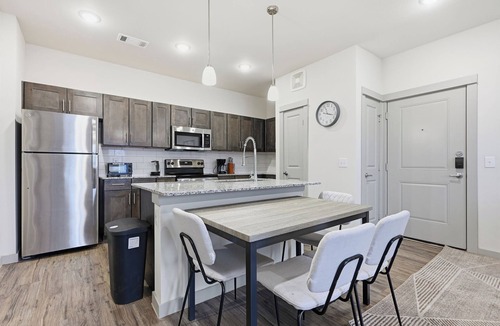 Cleburne Apartment | Chisholm Trace 1233 I Spacious 1 Bed 1 Bath