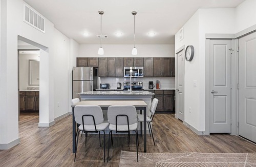 Cleburne Apartment | Chisholm Trace 1233 I Spacious 1 Bed 1 Bath