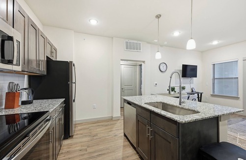 Cleburne Apartment | Chisholm Trace 1236 I Spacious 1 Bed 1 Bath