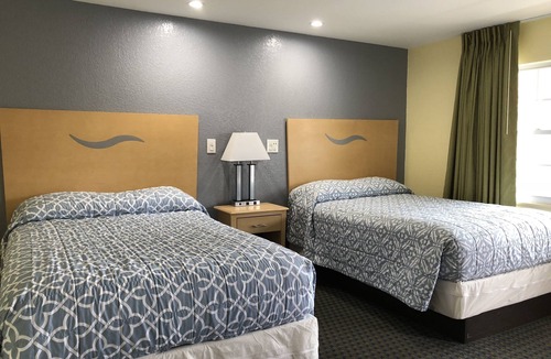 Saugus Hotel | Chisholms Motor Inn