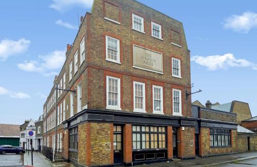 Chiswick Apartment | Chiswick 2BR Flat Patio Free Parking