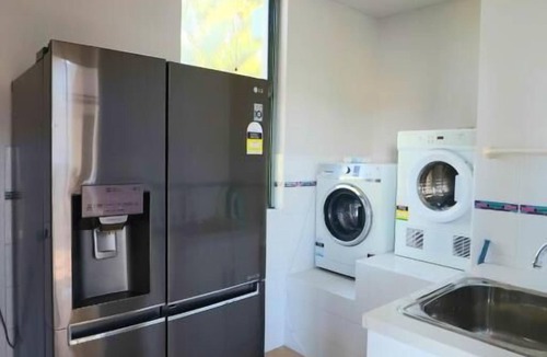 Chiswick House | Chiswick Waterfront Retreat