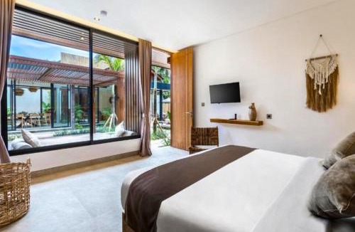 Pejeng Kawan Villa | Chloe Valley 5 BR Private Pool Villa