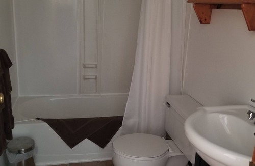 Edgetts Landing Cottage | Chocolate River Cottages - Chocolate River 1 Bedroom Cottage #5