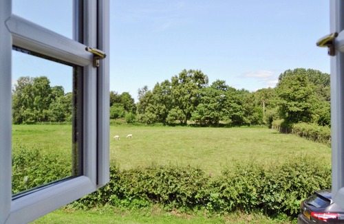 Newcastle-Under-Lyme Cottage | Chorlton Moss Cottage
