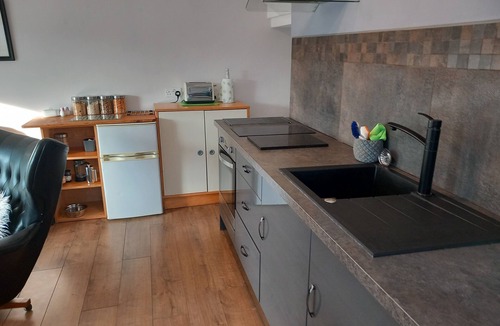 Newcastle-Under-Lyme Bed & Breakfast | Chota Kothi