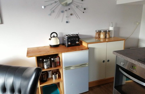 Newcastle-Under-Lyme Bed & Breakfast | Chota Kothi