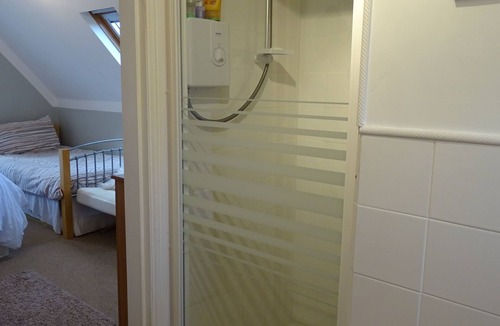 Newcastle-Under-Lyme Bed & Breakfast | Chota Kothi