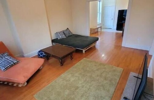 Central West End Apartment | Chouteau Apartment with Wi-Fi and pet friendly