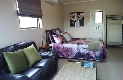 Otorohanga Bed & Breakfast | Chris and Dave's B & B