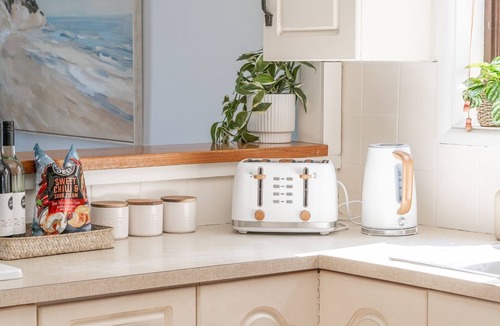 Werri Beach House | Chrissy Home ~ The naturally charming coastal utopia!