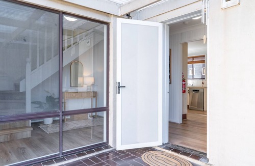 Werri Beach House | Chrissy Home ~ The naturally charming coastal utopia!