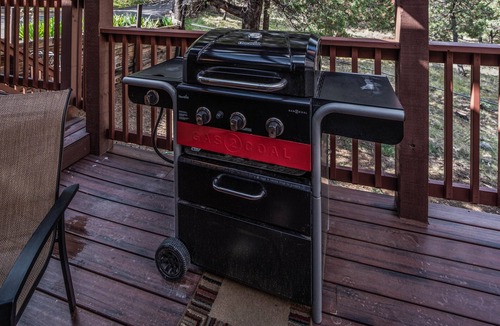 Ruidoso Cabin | Christi and Don's Nuthouse | Hot Tub, Fireplace
