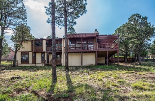 Ruidoso Cabin | Christi and Don's Nuthouse | Hot Tub, Fireplace