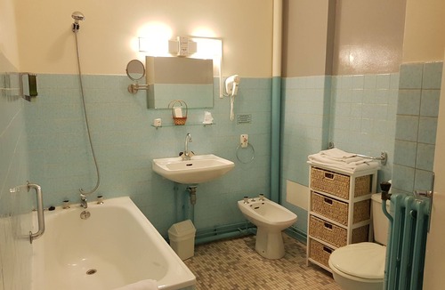 Chateauroux Hotel | Christina
