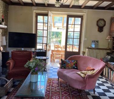 Saint-Germain-des-Vaux Bed & Breakfast | Christina's Cottage