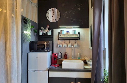 Saint-Bonnet-de-Four Bed & Breakfast | Christine Scuflaire