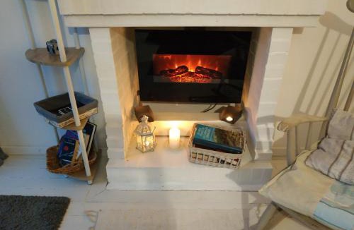 Saint-Bonnet-de-Four Bed & Breakfast | Christine Scuflaire