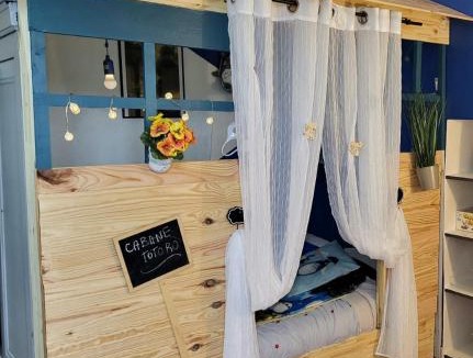 Saint-Bonnet-de-Four Bed & Breakfast | Christine Scuflaire