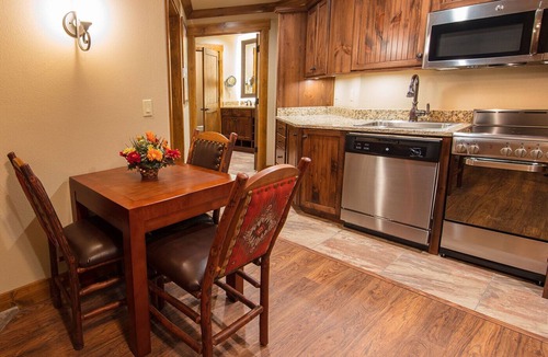 Gatlinburg Villa | CHRISTMAS IN THE SMOKEY MOUNTAINS One Bedroom Villa
