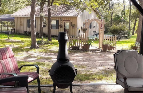 Hearne Bed & Breakfast | Christmas Tree Farm with Bed and Breakfast accommodations located on a 12 acre propertyin the Peaceful Countryside between Bryan and Hearne Tx