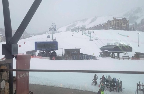 Steamboat Springs Resort | Christmas Week. Ski-In Ski-Out Resort. Studio Villa sleeps 4. Mountain View