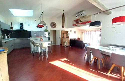 Chateauroux House | Chtx maison 7 pers jardin piscine