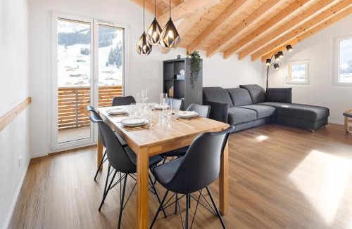Adelboden Apartment | Chuenislodge2- zwei Balkone, gemütlicher Kamin, top Aussicht