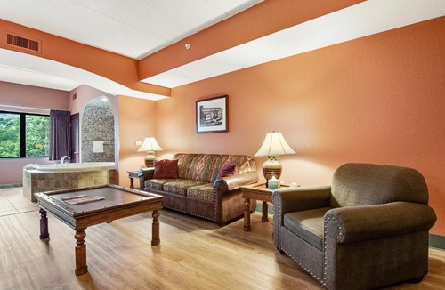Wisconsin Dells Apartment | Chula Vista Condo Unit #2323