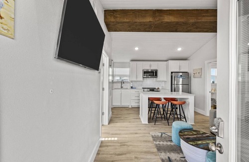 Galveston House | Chulavista- Cozy/Close to beach!