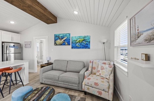 Galveston House | Chulavista- Cozy/Close to beach!