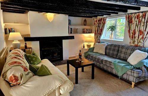 Halstead House | Church Cottage