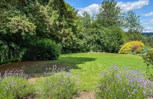 Matlock House | Church Cottage