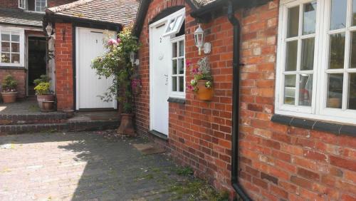 Bickenhill House | Church Farm Accommodation