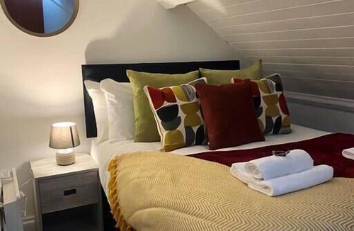 Cwm Frwd Oer Apartment | Church Heights by Flying Stays