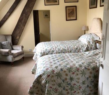 Lighthorne Bed & Breakfast | Church Hill Farm