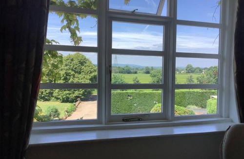 Claines Bed & Breakfast | Church house