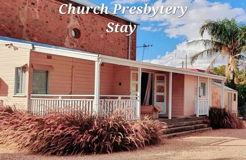 Broken Hill Cottage | Church Presbytery Accommodation.