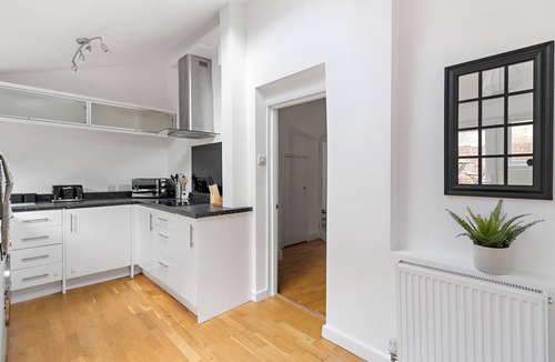 Exeter House | Church View by Staytor Accommodation