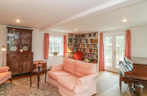 Swallowcliffe House | Church View