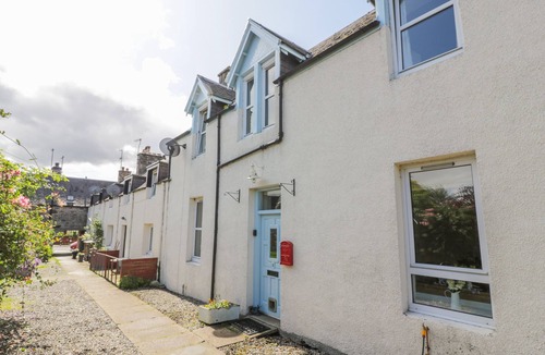 Kingussie Cottage | CHURCH VIEW, pet friendly, with open fire in Kingussie