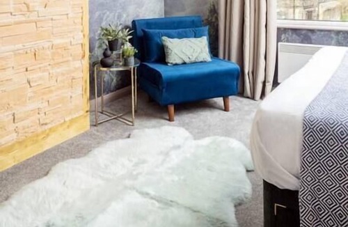 Horwich Apartment | Church View Summary: