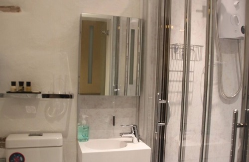 Chesterfield Bed & Breakfast | Church Villa B&B